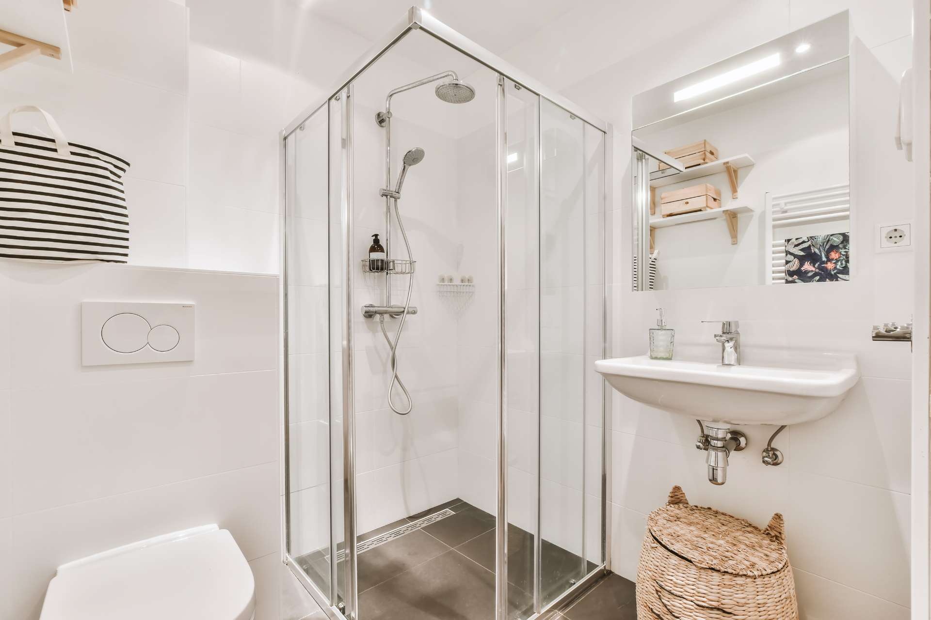 מקלחונים פינתיים